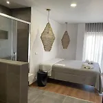 Pontinha Exclusive House Гостевой дом 3*